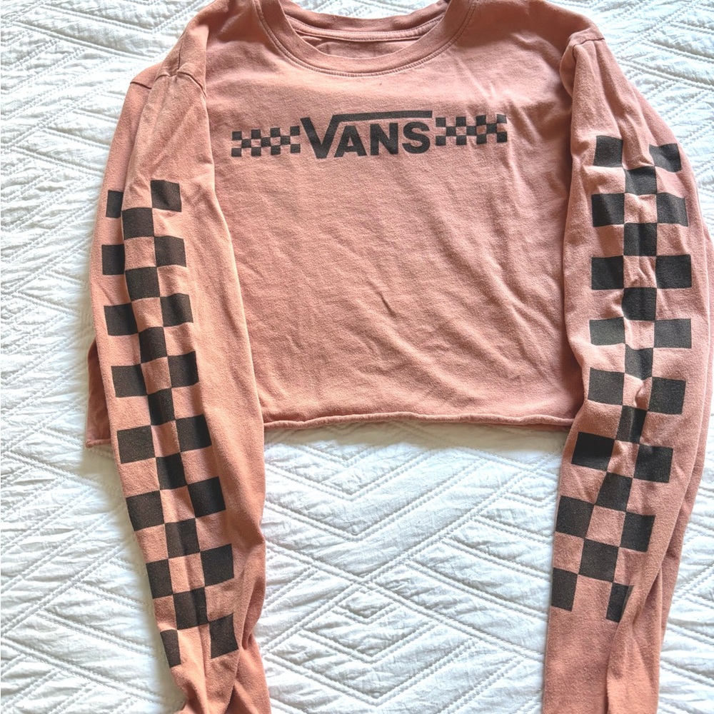 pink vans cropped long sleeve raw hem
no flaws